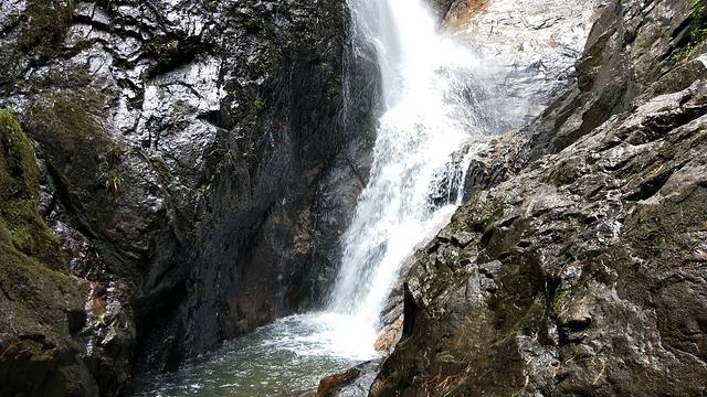 南昆山川龙瀑布景点